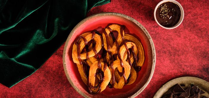 Šokolaadi ja karamelli churros aniisiga