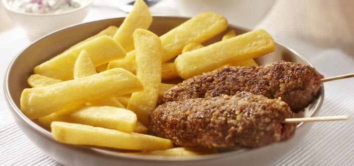 Kebab paksude Steak Fries friikartulitega